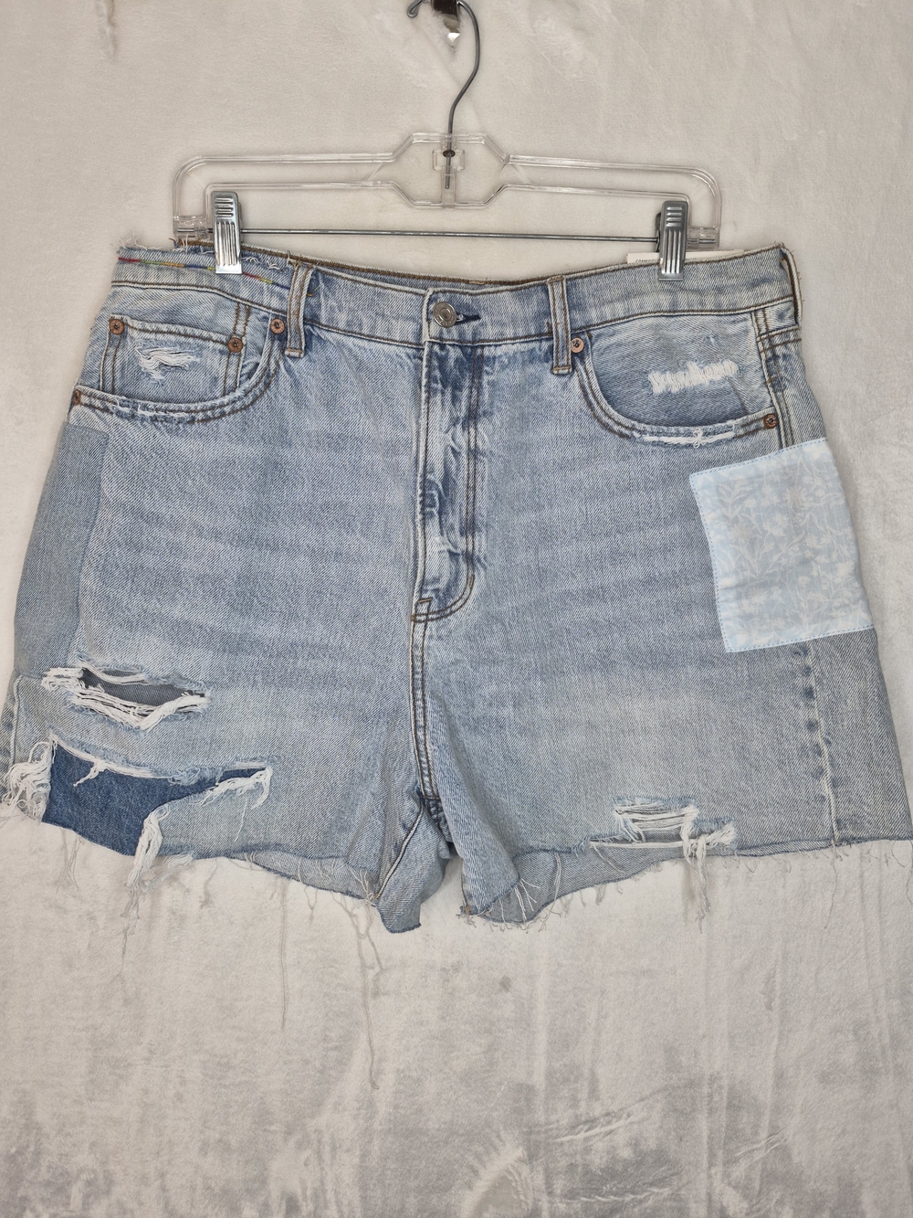 American Eagle Patchwork 90s Boyfriend Shorts Distressed NWT Womens 16 33W